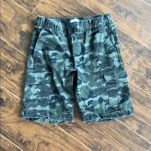 Boys camo cargo shorts, never worn